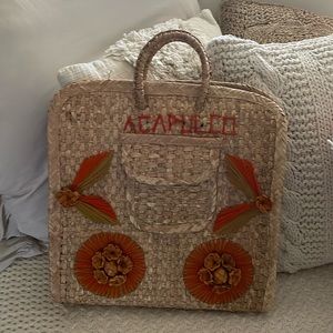 Vintage straw tote Acapulco.. great condition